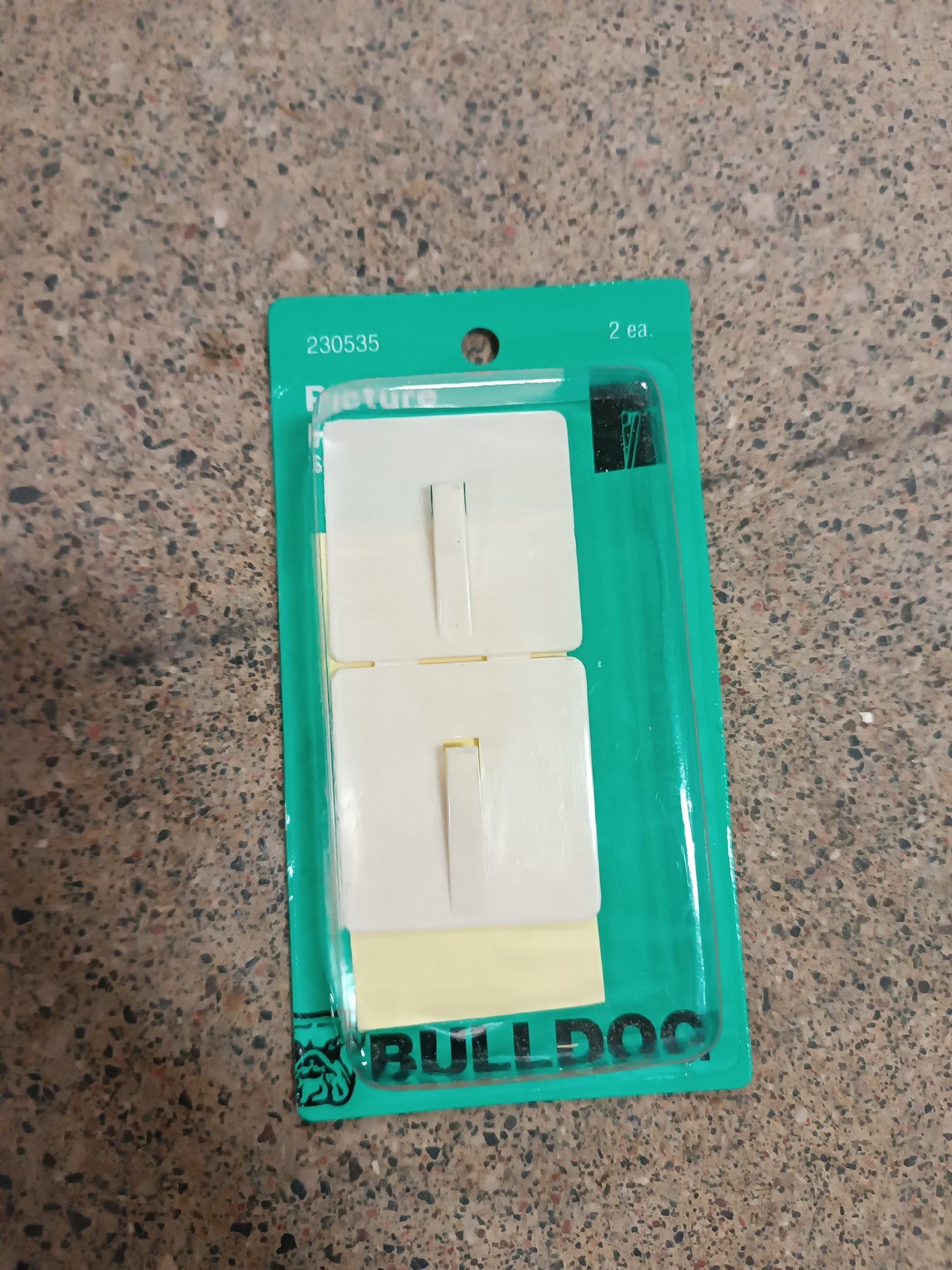 Bulldog Picture Hooks 2 x 2 (2‑Pack)