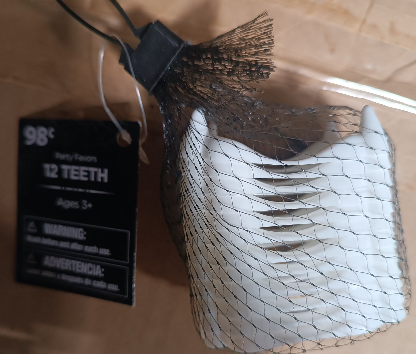 Party Favors 12 Teeth White