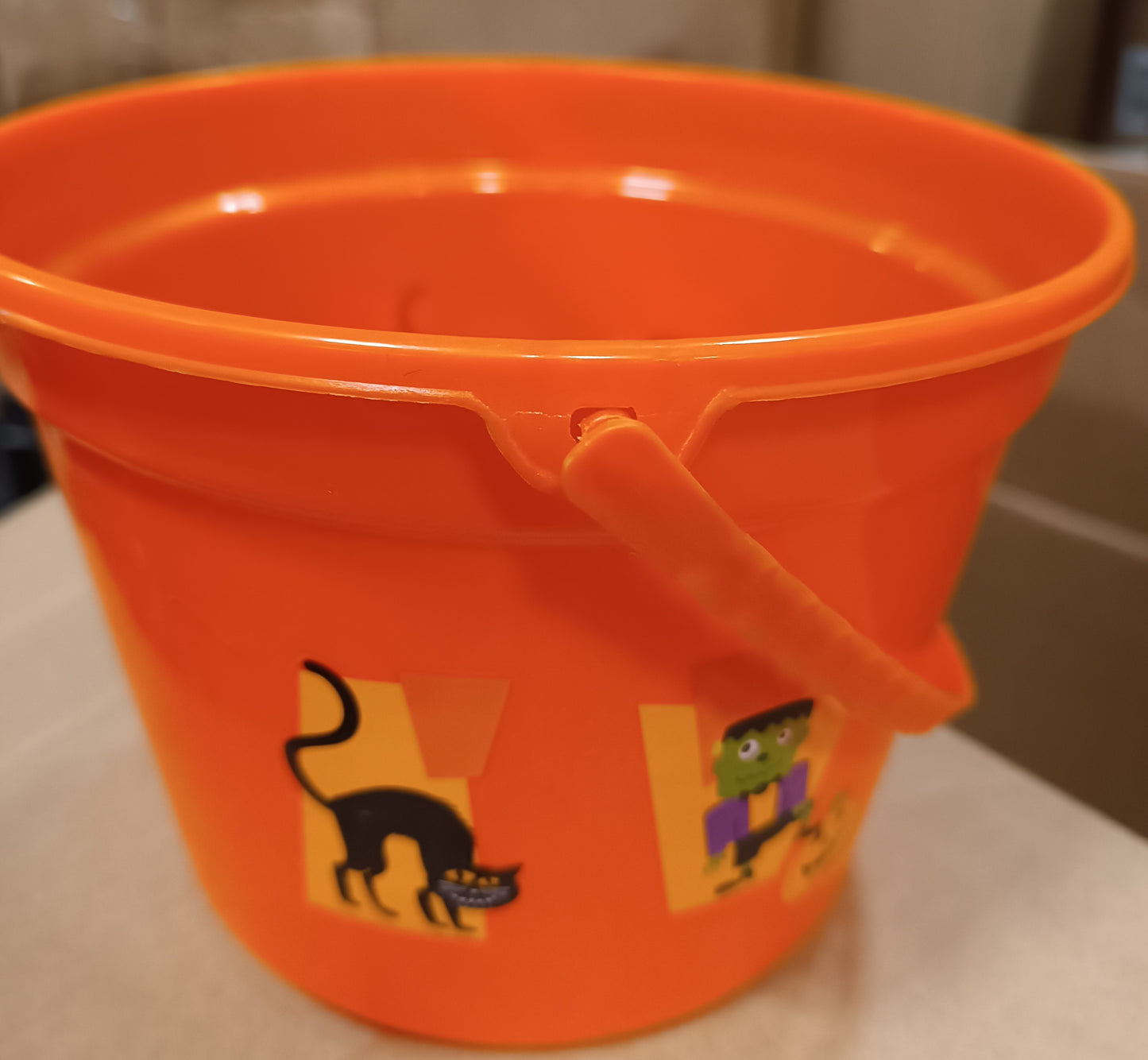 Bucket Orange