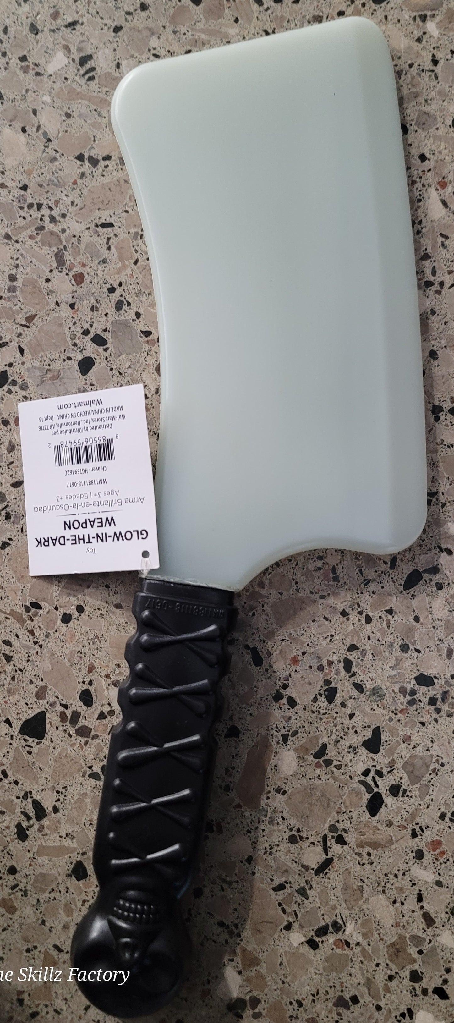 GLOW-IN-THR-DARK WEAPON