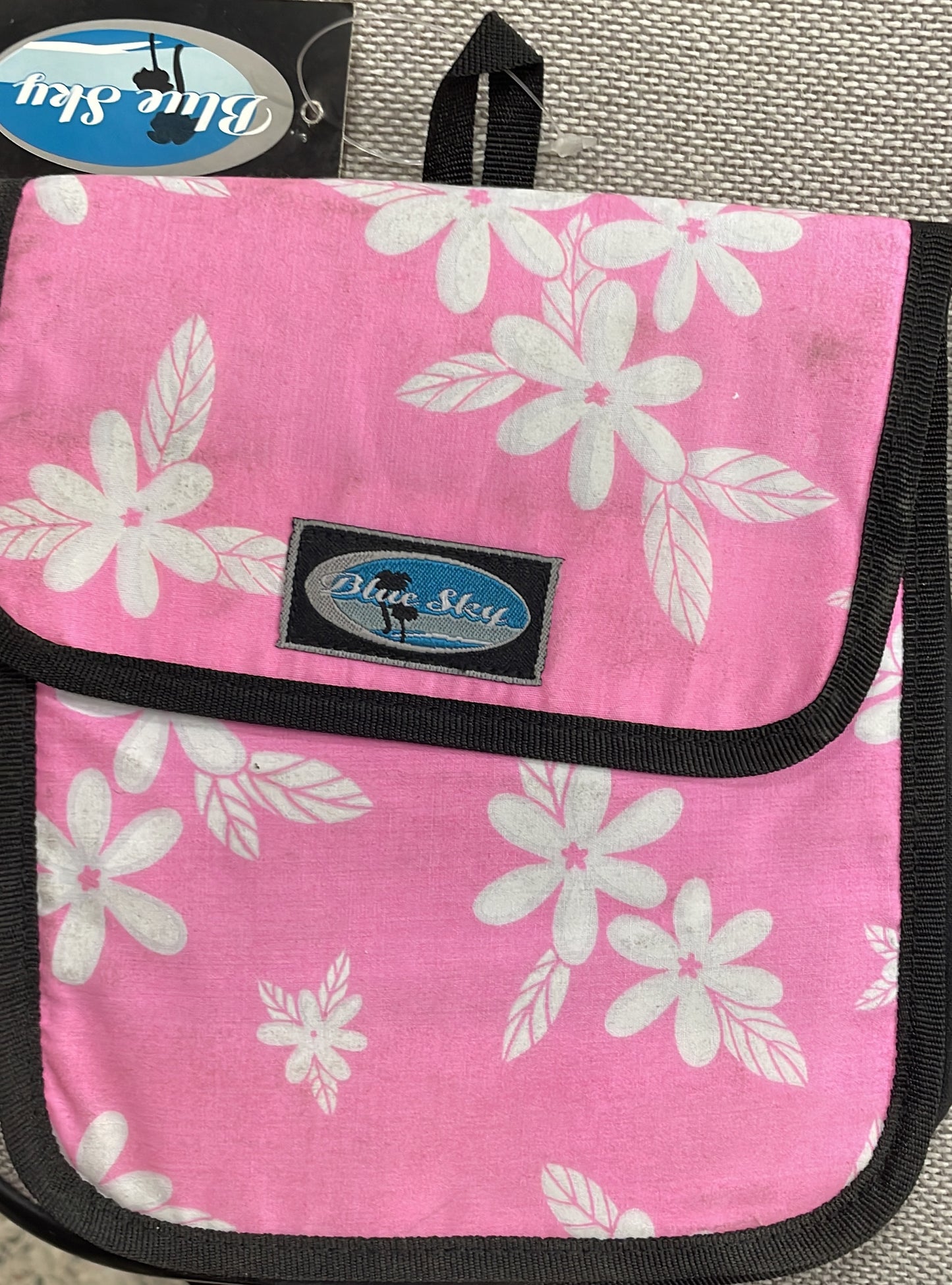 Blue Sky Hawaiian Print Sport Purse