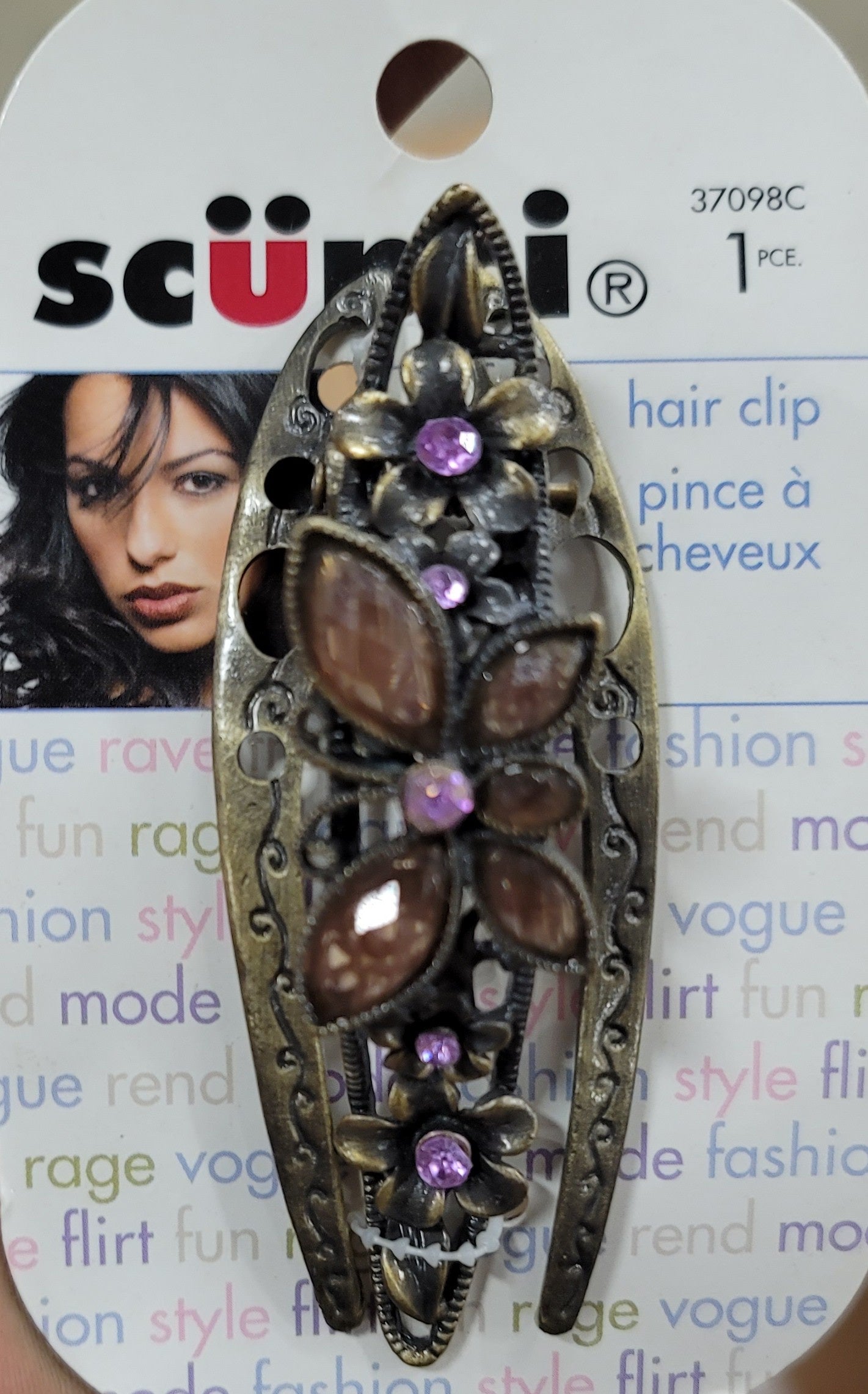 Scunci hair clip