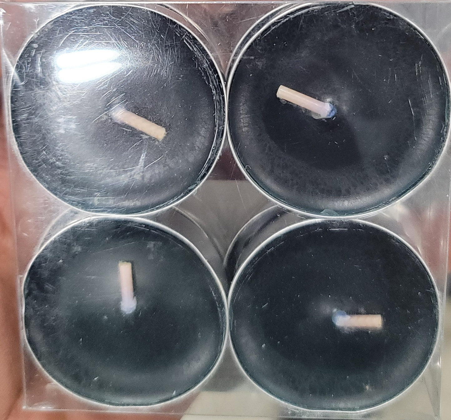 8 TEALIGHT CANDLES