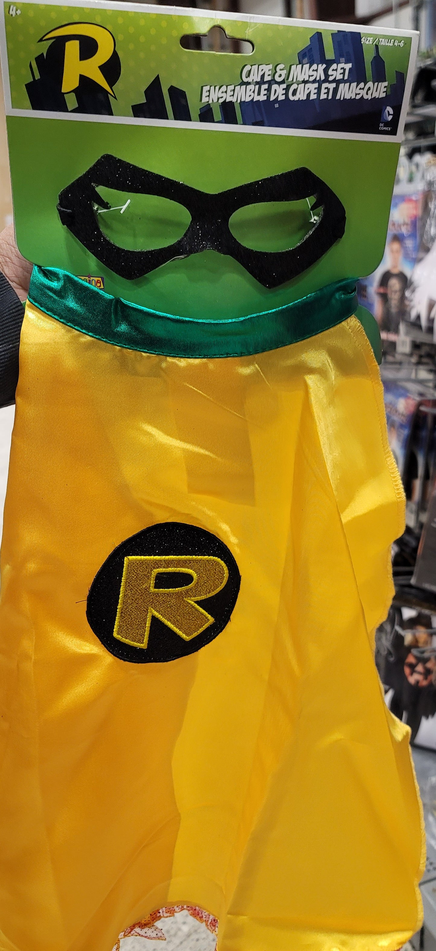 R CAPE & MASK SET