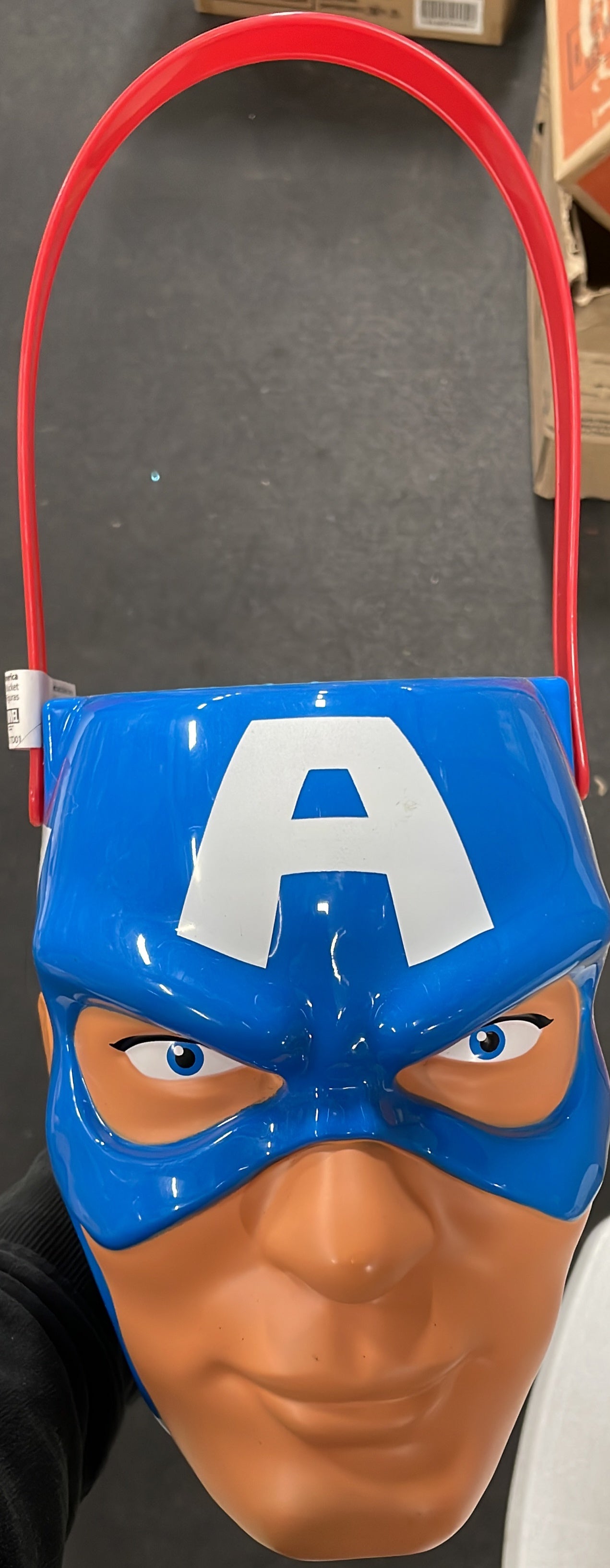 Avengers- Captain America Figural Plastic Bucket